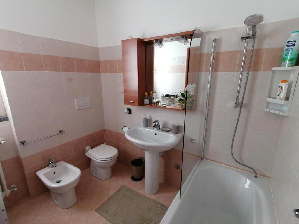 Appartement La Casa Di Sara In Valsassina à Introbio Extérieur photo